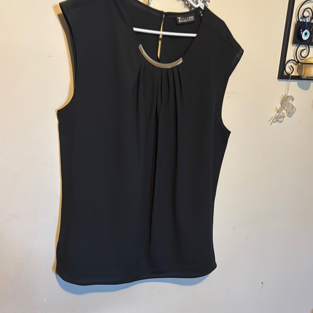 Black Sleeveless Top